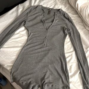 Skims soft lounge button up henley sized medium (fits small/medium) perfect cond